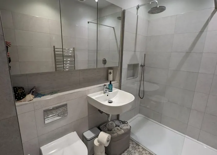 Beautiful Double Homeshare Great Location 홈스테이