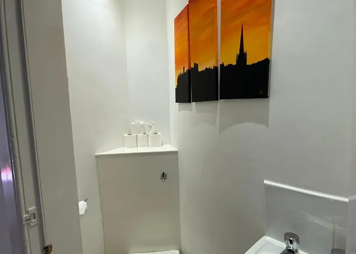 Cute 1 Bedroom Retreat In Beautiful Stockbridge דירה אדינבורו