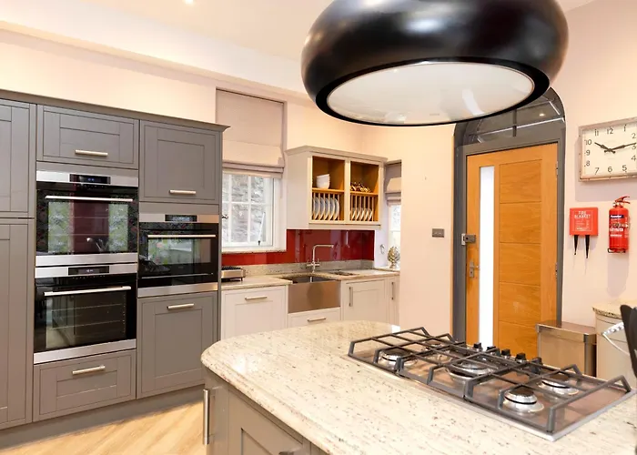 Апартаменты Argyl - 4 Bed On York Place, New Town Эдинбург