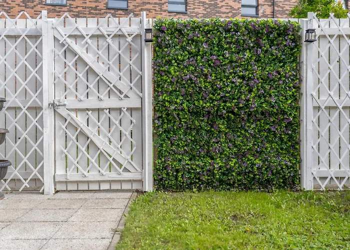 Cosy, Stylish Bedroom For Business And Work Travellers إدنبرة