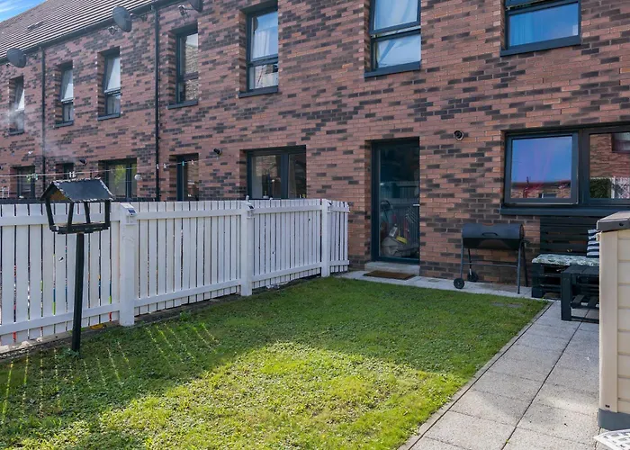 Cosy, Stylish Bedroom For Business And Work Travellers