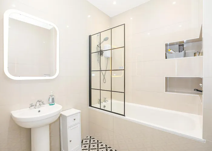 3bed Traditional Apartment Edinburgh