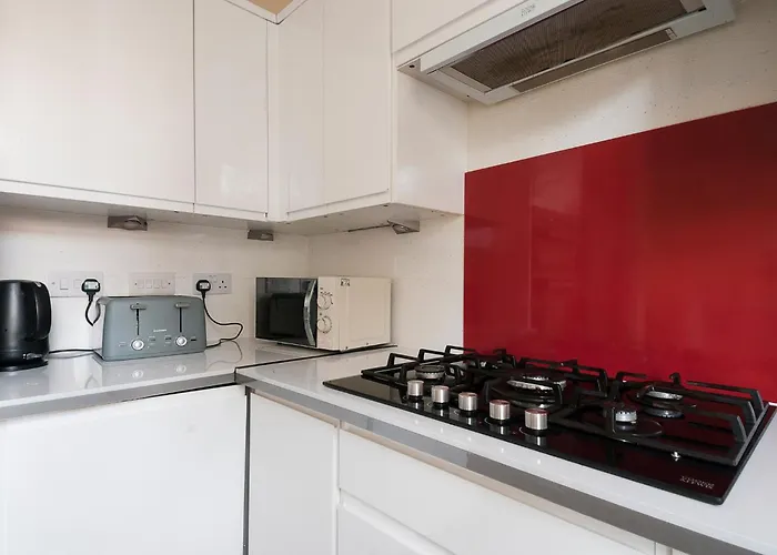 2 Bed Property, Sleeps 5, Free Parking, Near Centre Holiday home Edinburgh