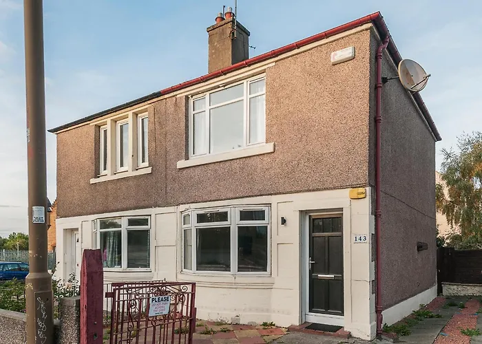 2 Bed Property, Sleeps 5, Free Parking, Near Centre * Edinburgh