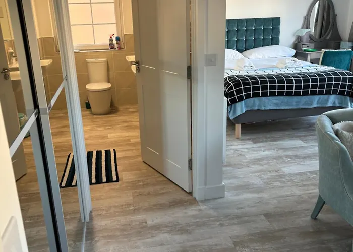 Πανσιόν Large En Bedroom With One Double Bed No Breakfast Provided 3*