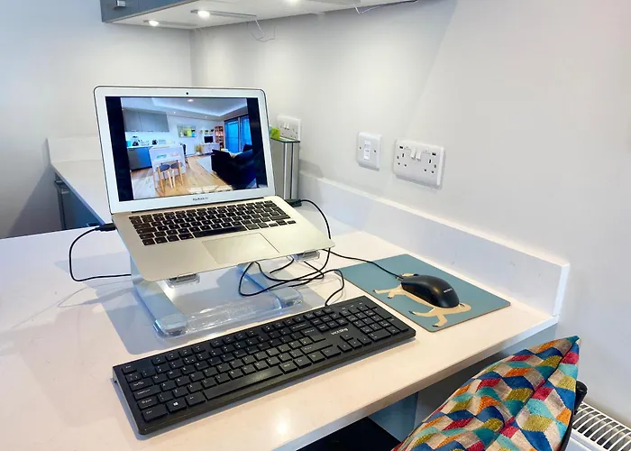 Heavenly Pad Retreat 300m To With Fast Links To Centre *