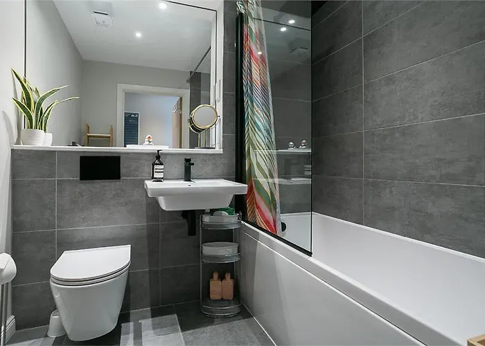 Heavenly Pad Retreat 300m To With Fast Links To Centre Apartment *