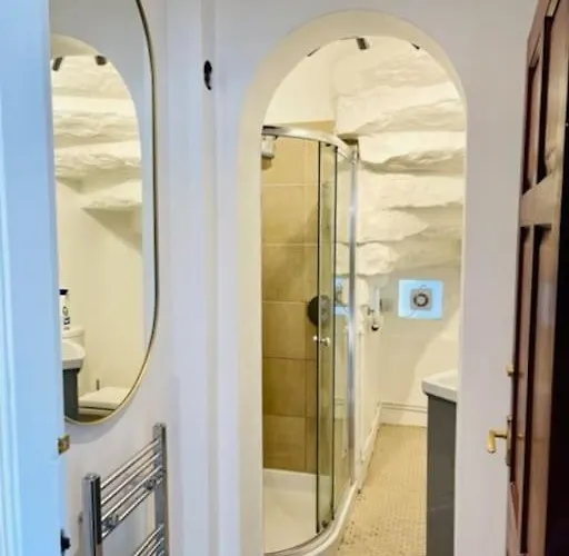 Stunning Royal Mile 2 Bedroom * 爱丁堡