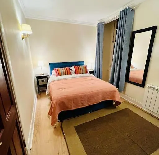 Stunning Royal Mile 2 Bedroom * 爱丁堡