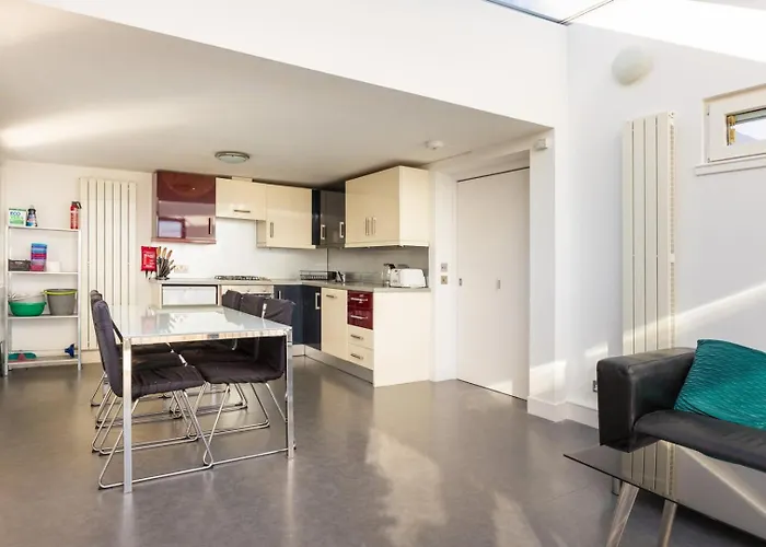 Guestready - Modern Near Craigmillar Area *