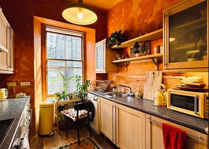 1 Bed - 10 Min Walk To Castle Edimburgo