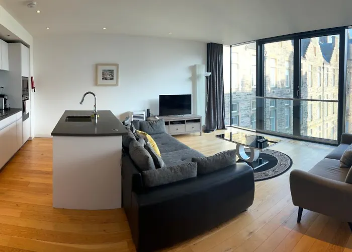 Executive Quartermile Near To Castle University With Park View *
