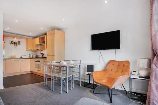 Pass The Keys Cosy Flat * Edinburgh