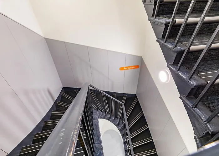 Отель Easyhotel