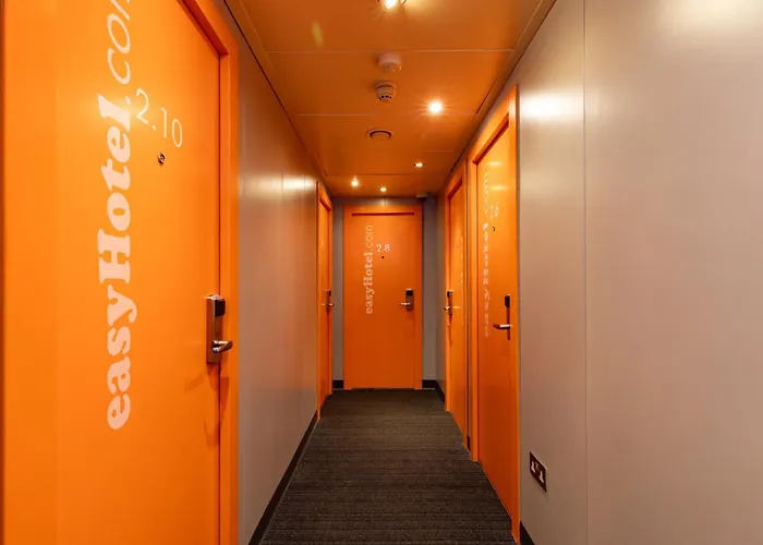 Easyhotel