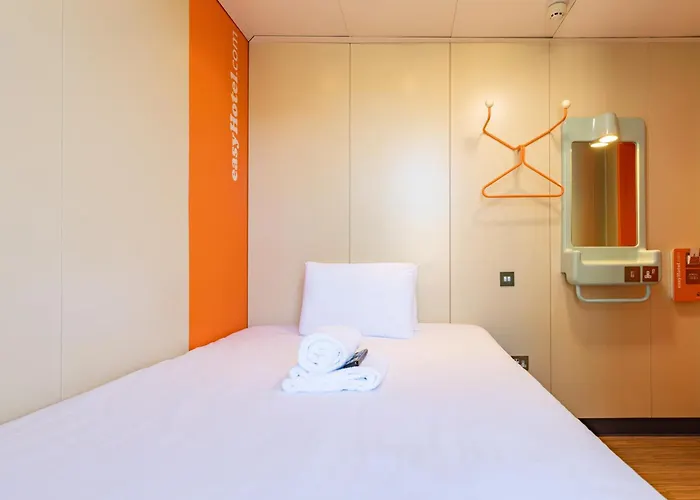 Easyhotel