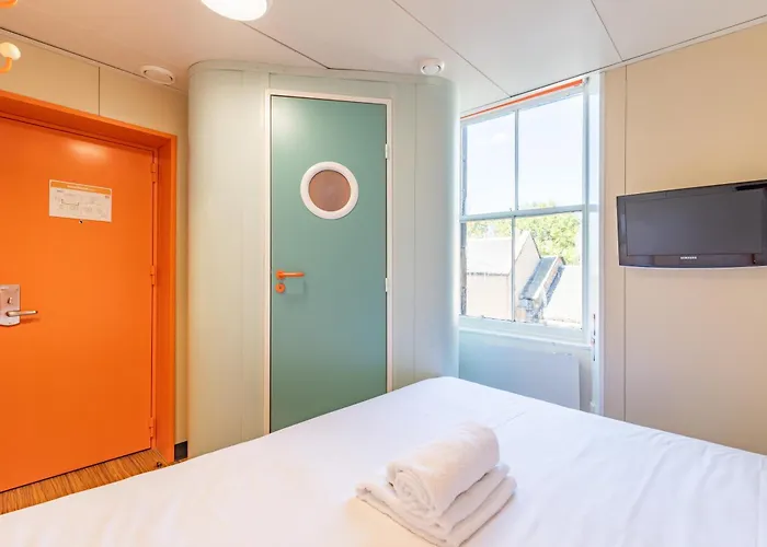 Easyhotel Hotel