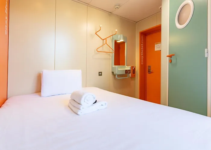 Easyhotel Hotel 2*