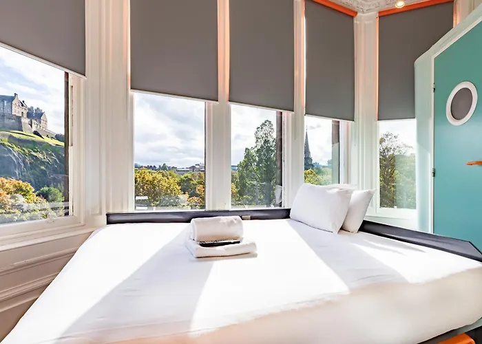 Отель Easyhotel 2*