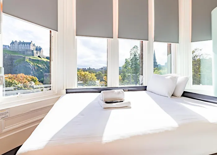 Easyhotel 2*