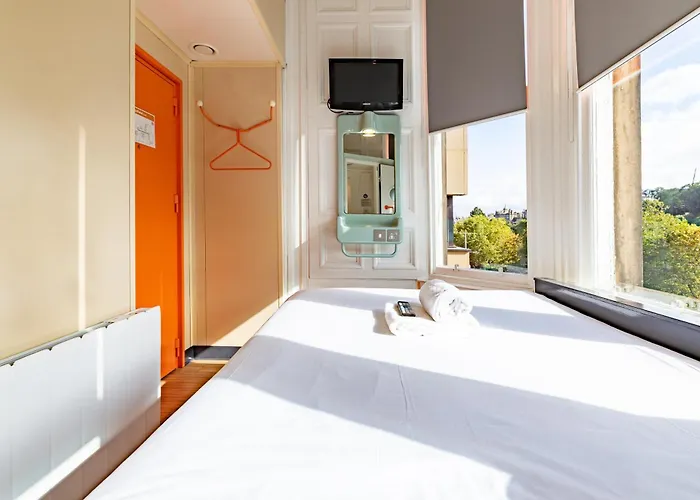 Easyhotel 2* Edinburgh
