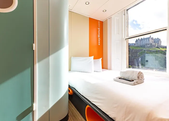 Отель Easyhotel 2*