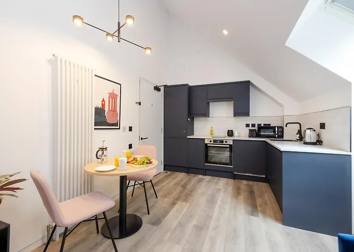 Argyl - Abbey Gate Near Holyrood * Edinburgh