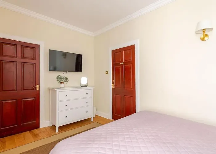 Stunning Royal Mile 2 Bedroom 아파트 *