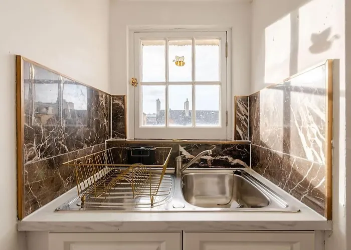 Stunning Royal Mile 2 Bedroom * 爱丁堡