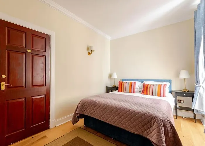 Stunning Royal Mile 2 Bedroom 아파트 *