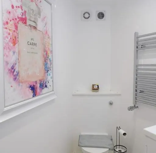 아파트 Modern 3bhk Near Zoo 에든버러