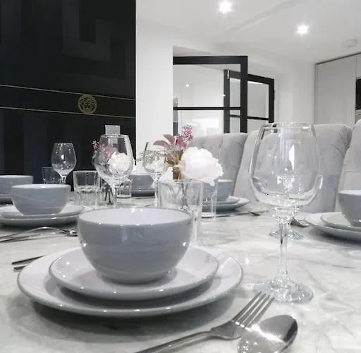 Modern 3bhk Near Zoo * 에든버러