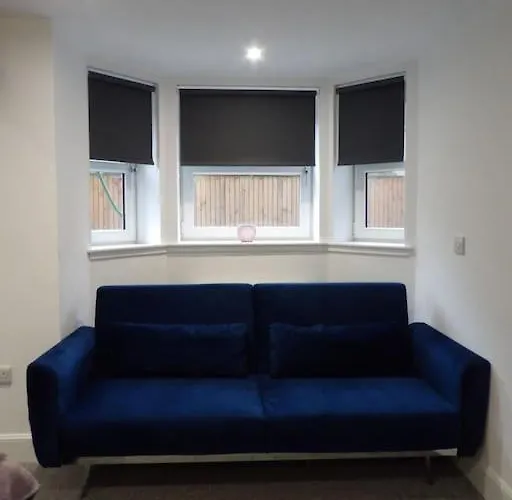 아파트 Modern 3bhk Near Zoo *