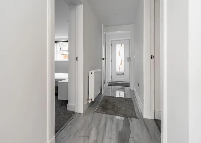 Modern 3bhk Near Zoo 아파트 에든버러