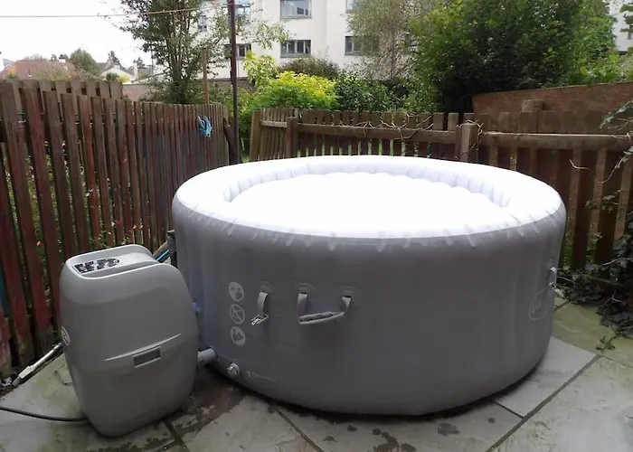 Modern 3bhk Near Zoo *