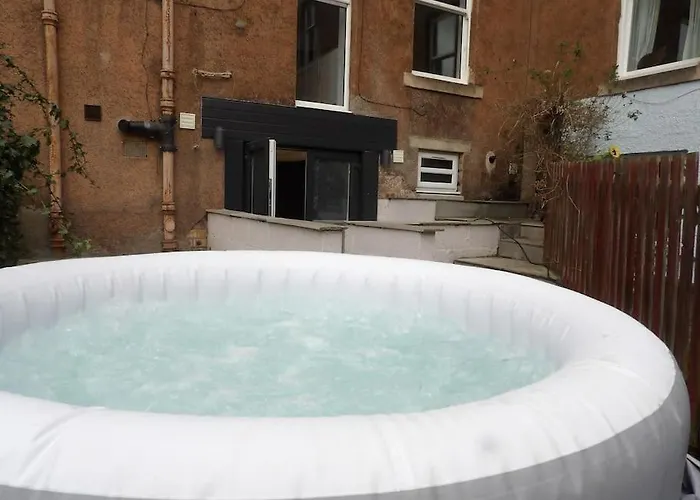 Modern 3bhk Near Zoo * Edinburgh