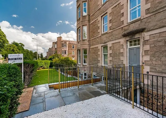 Modern 3bhk Near Zoo