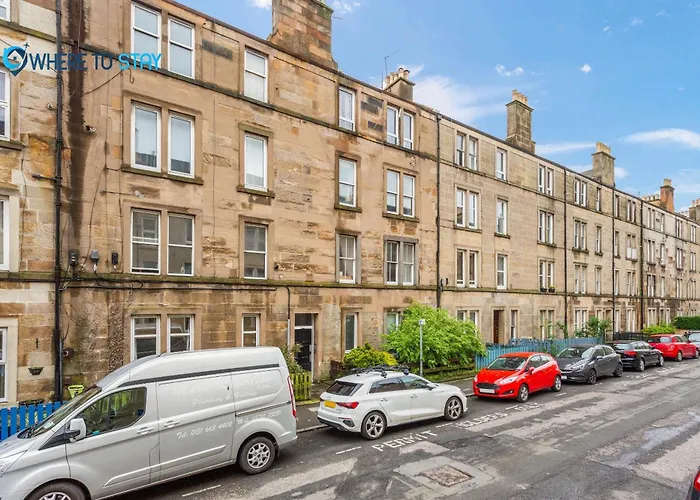 Apartment 2 Bed - 7 Min Walk Train Station *