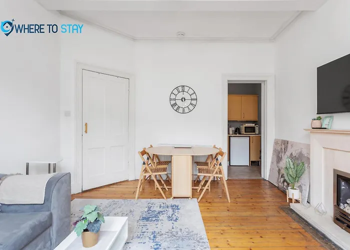 2 Bed - 7 Min Walk Train Station Апартаменты