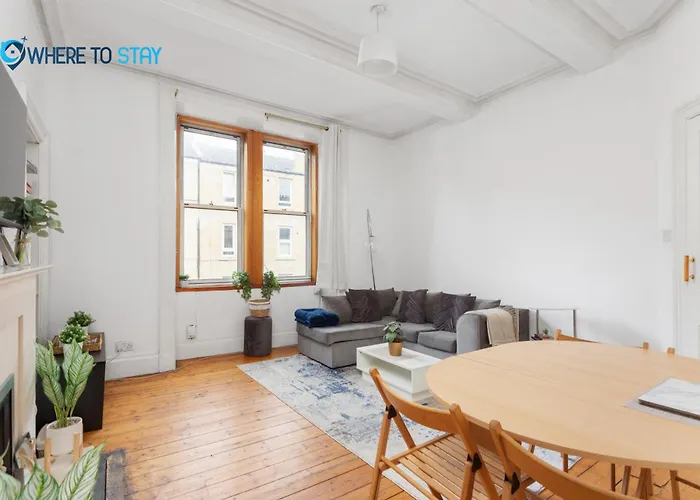 2 Bed - 7 Min Walk Train Station * Edinburgh