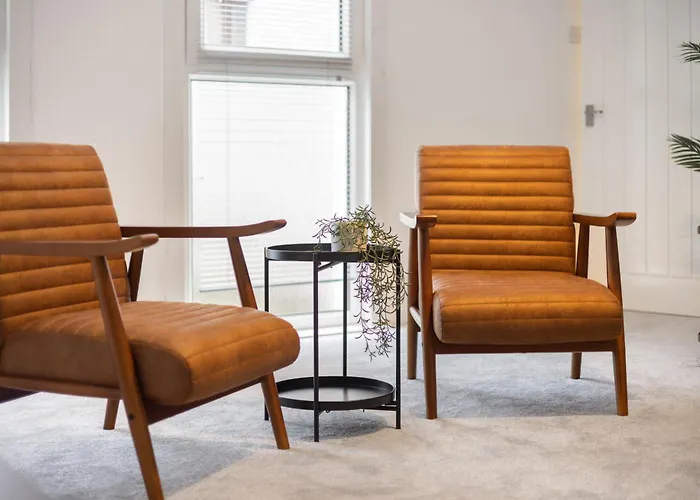 Stylish 3bed House Near Airport * Edinburgh