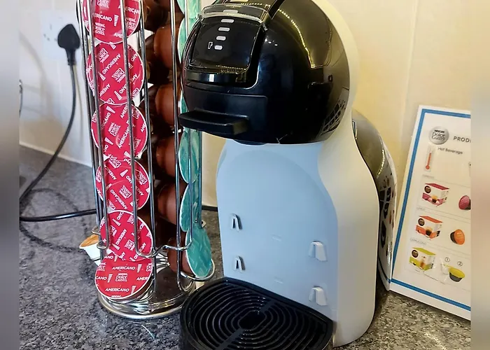 Spacious Victorian In Daire