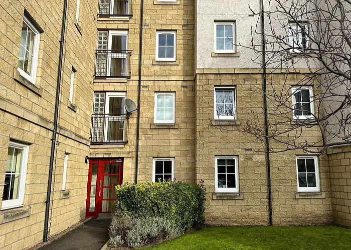 Comfy 2br Flat - Free Parking - Near Centre * Edinburgh