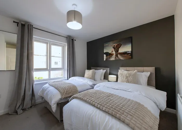 アパート Luxury 4 Bedroom Townhouse With Free Parking エディンバラ