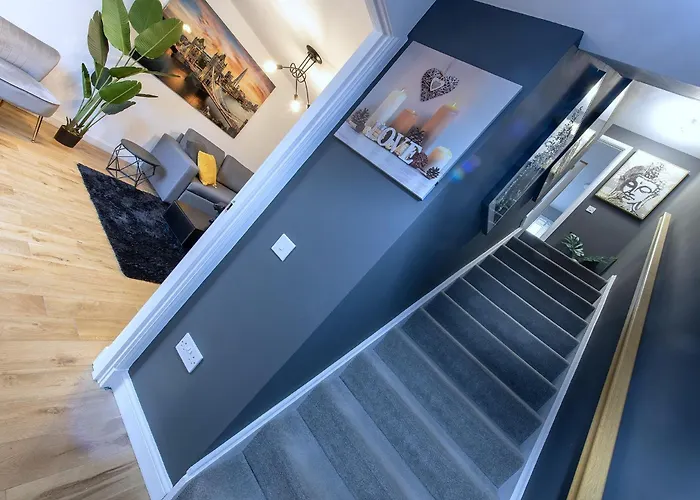 Luxury 4 Bedroom Townhouse With Free Parking エディンバラ