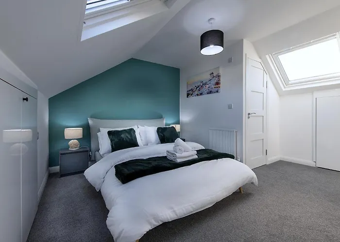 Luxury 4 Bedroom Townhouse With Free Parking Appartement