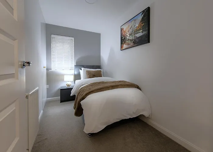 アパート Luxury 4 Bedroom Townhouse With Free Parking エディンバラ