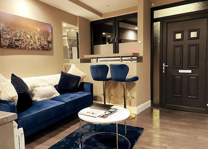 23 Henderson Modern 1 Bed Leith Tram Station Apartment *