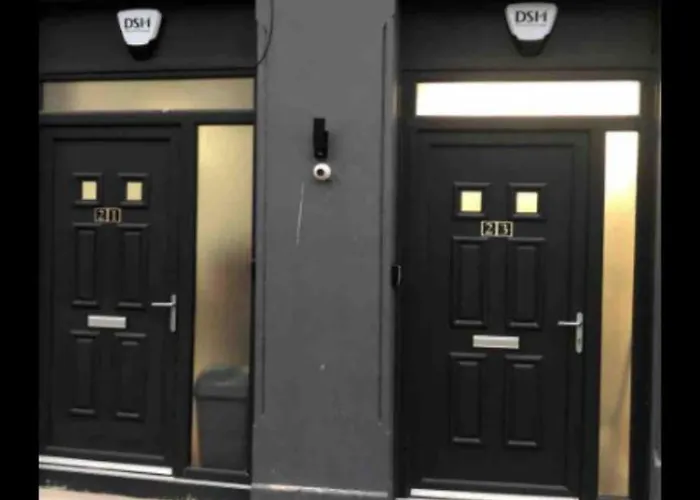 23 Henderson Modern 1 Bed Leith Tram Station Apartment