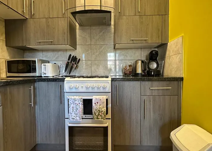 Cosy In Centre , 2 Bedroom1 Bathroom Apartment